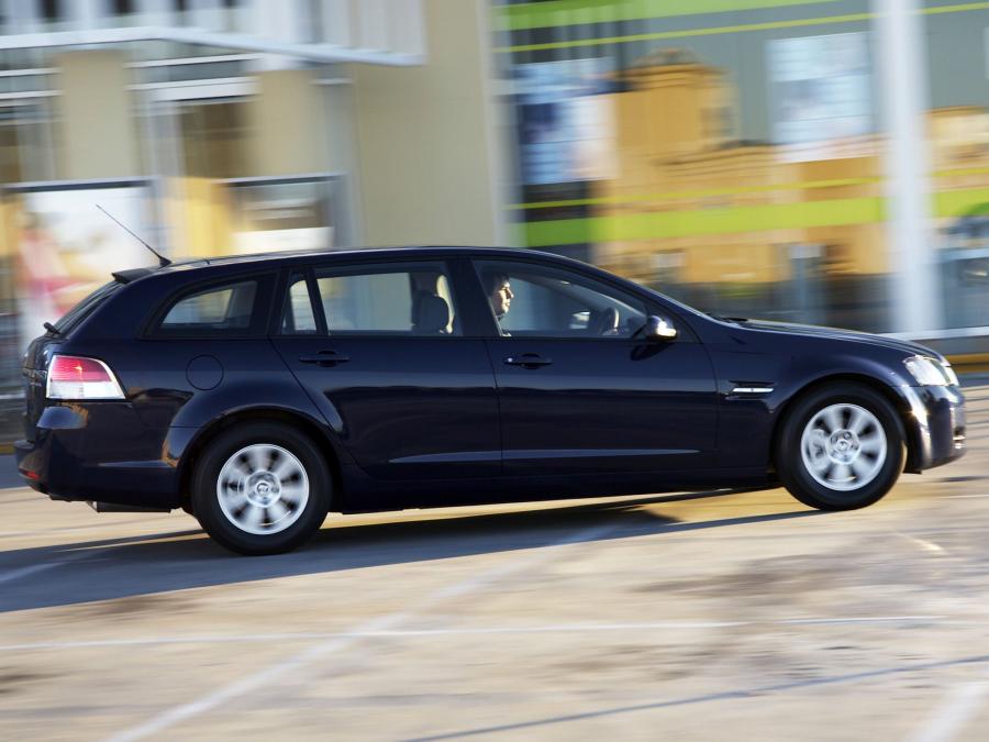  Holden Commodore Omega Sportwagon 2008 года  (фото 8 из 12)